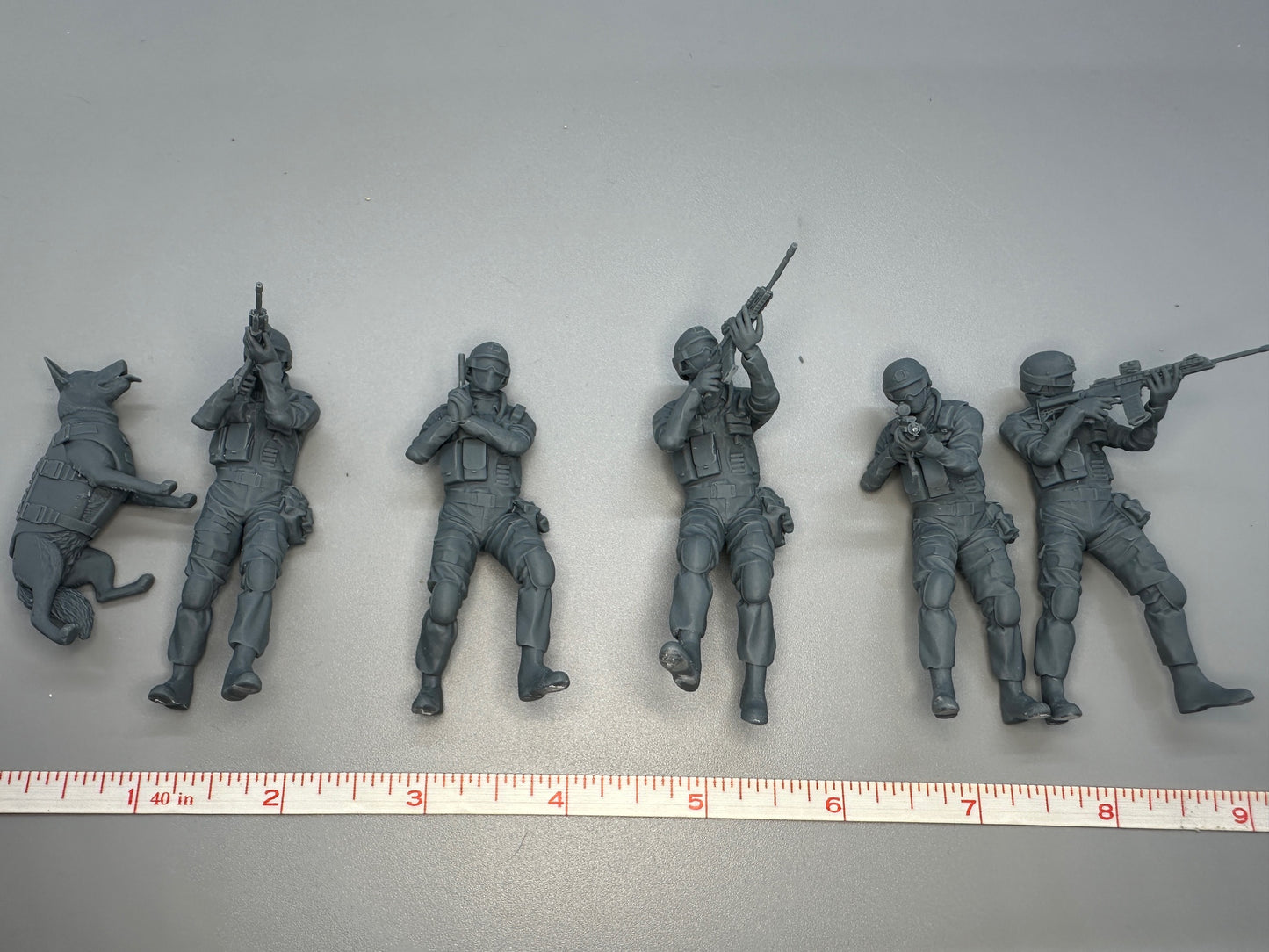 1:24 Scale SWAT Team vs Terrorists/Bank Robbers/Bad Guys Resin Figures Set