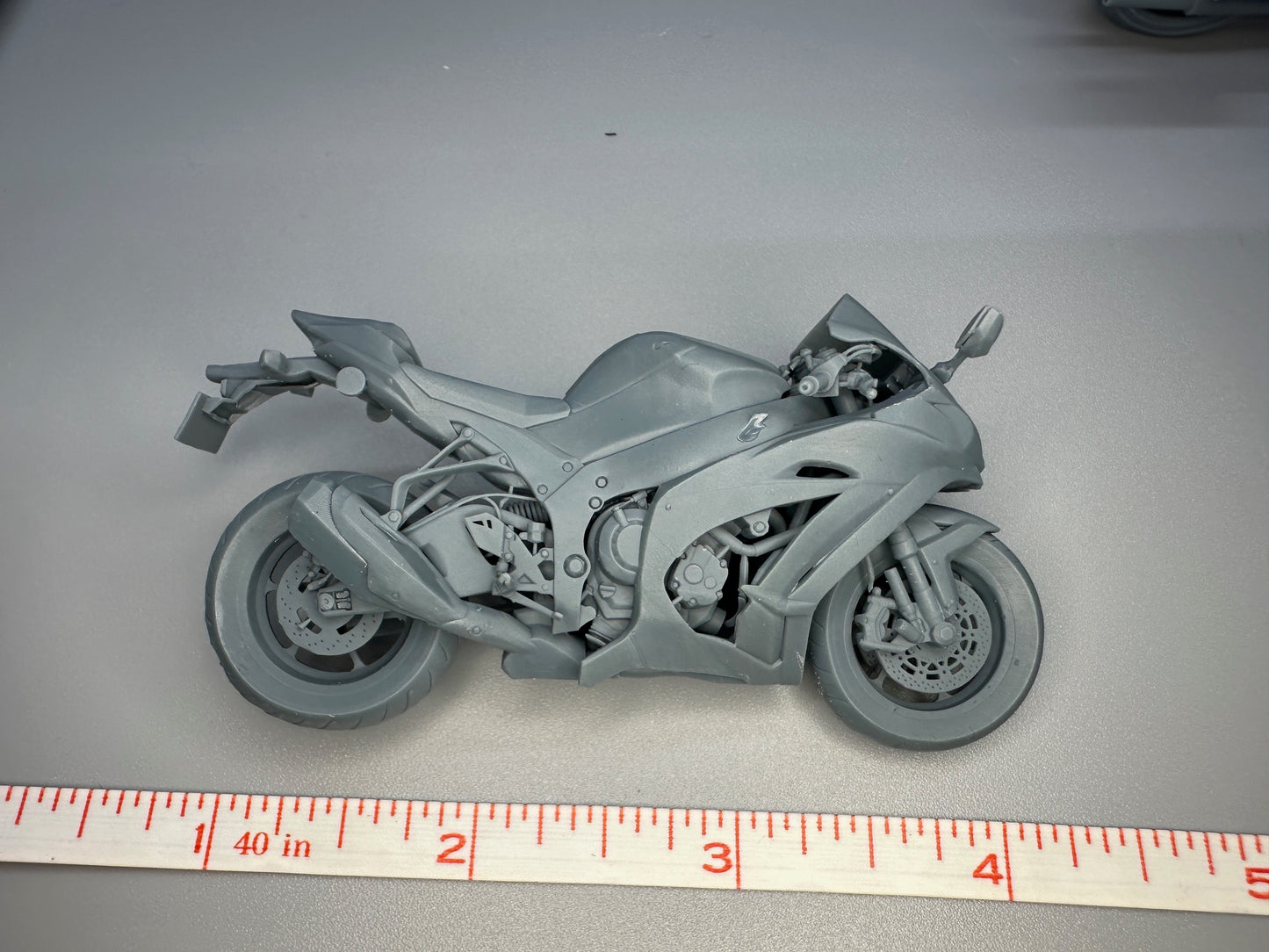 1:24 Scale Kawasaki Ninja ZX 1000 Unpainted Resin Model