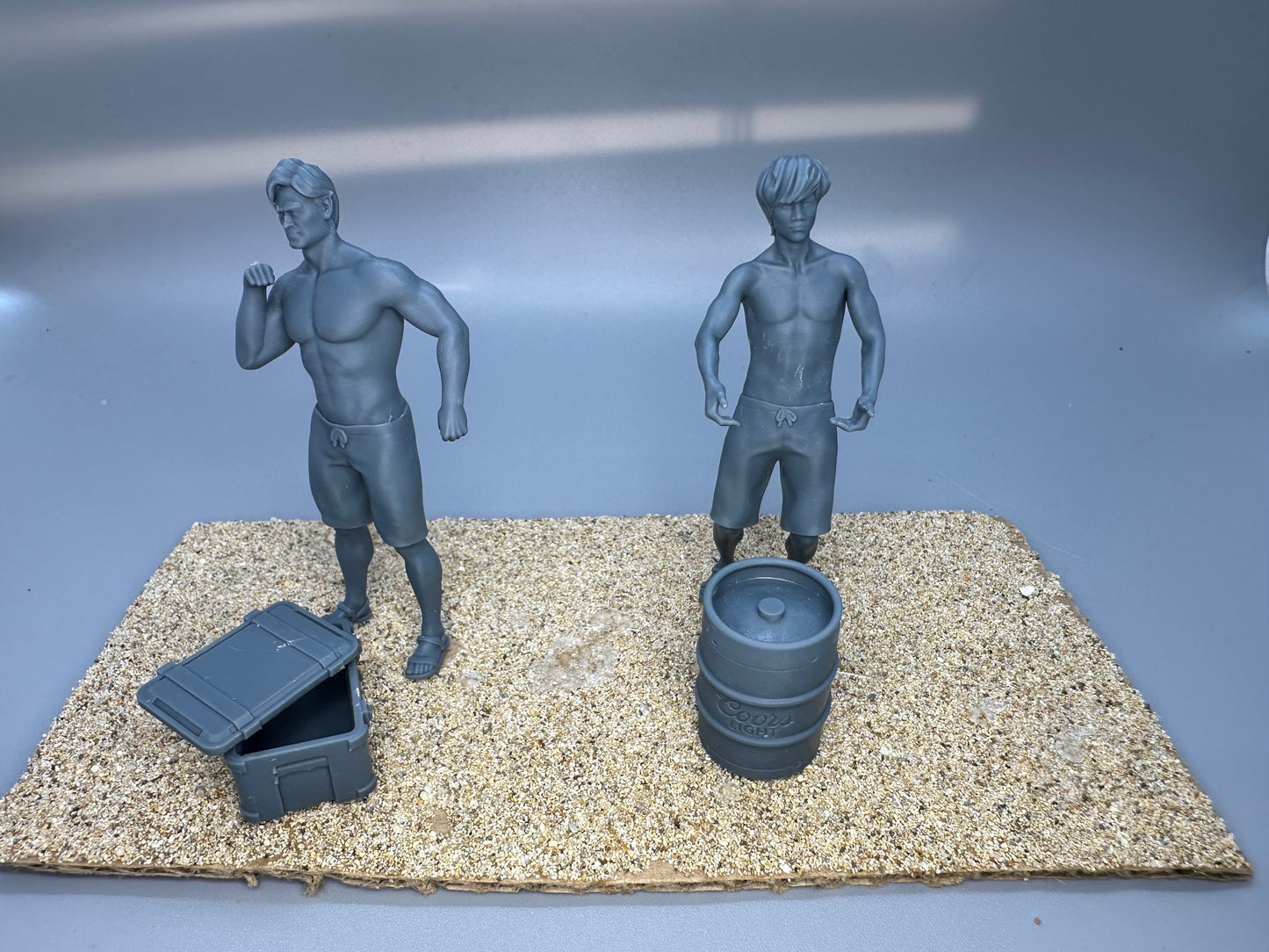 1:24 Scale Beach Dudes with Ice Chest and Keg Resin Figures Unpainted Kit