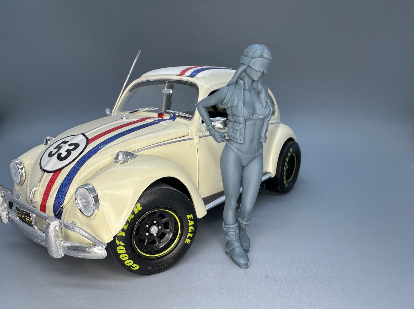 1:24 Scale Sexy Snow Girl Resin Figure Unpainted