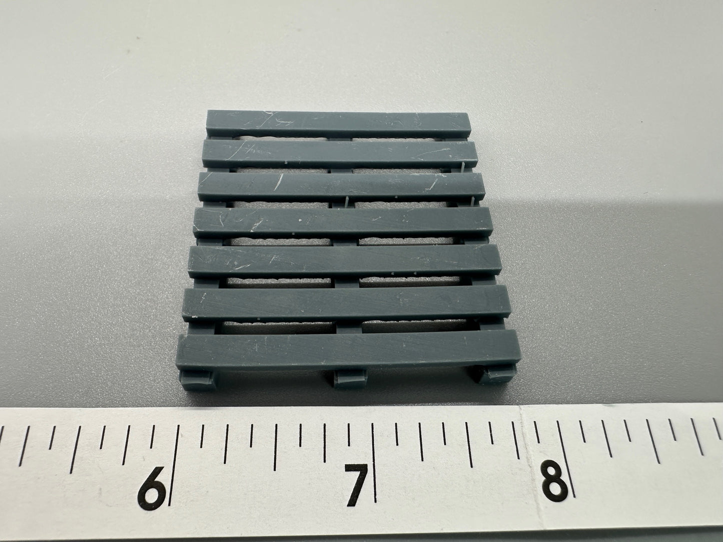 1/24 Scale Resin Lot of 4 Pallets Unpainted