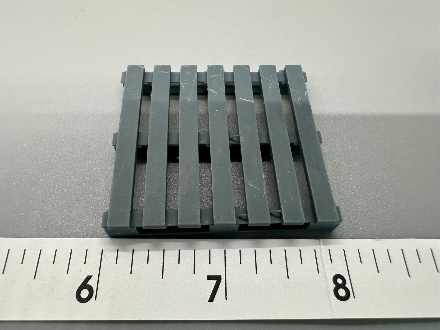 1/24 Scale Resin Lot of 4 Pallets Unpainted