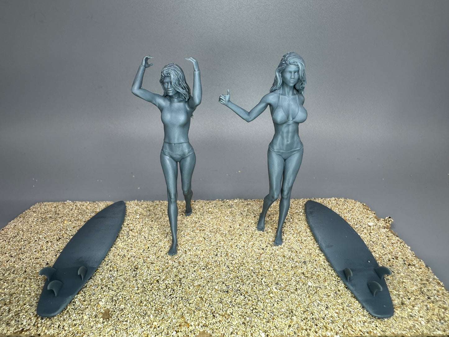 1:24 Scale Sexy Surfer Girls Resin Figures Unpainted 2 Pack