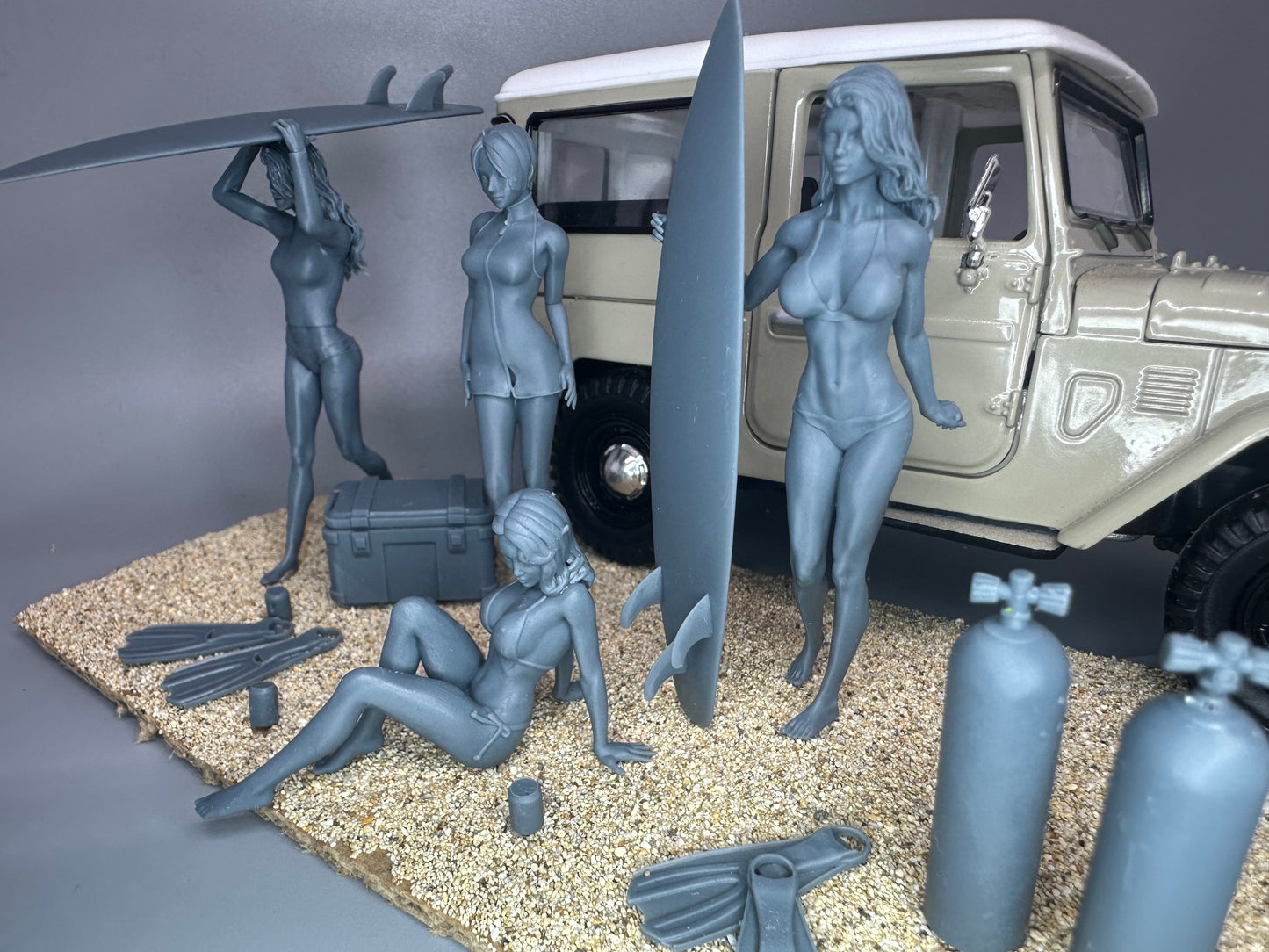 1:24 Scale Sexy Surfer/Scuba Girls Resin Figures Unpainted Kit