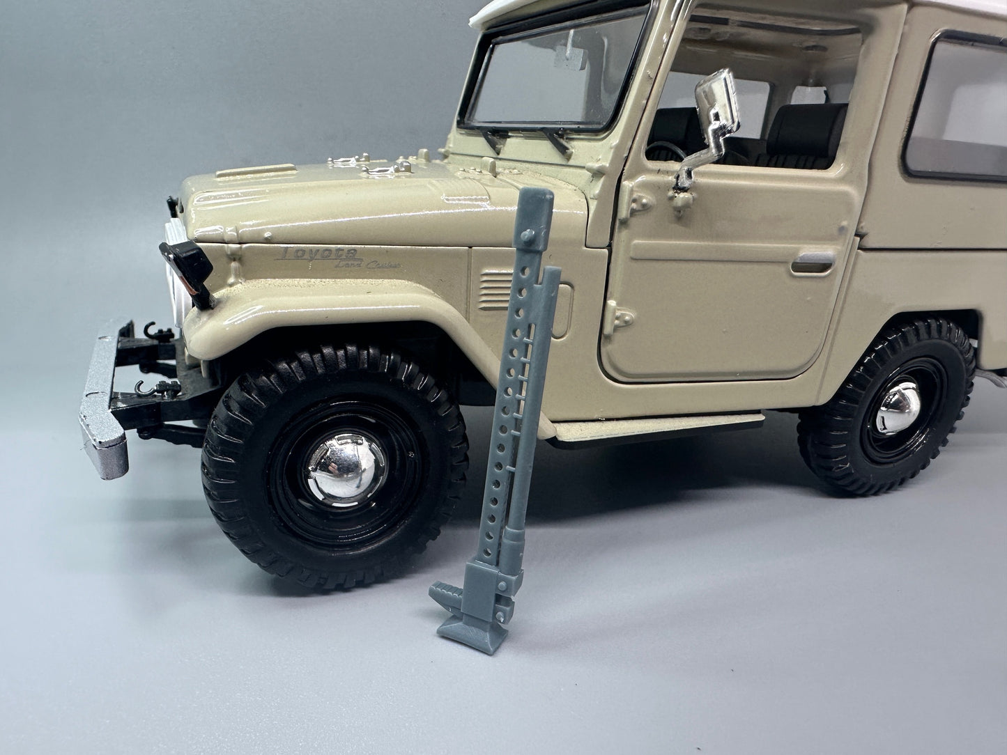 1:24 Scale Hi Lift Jack Unpainted Resin