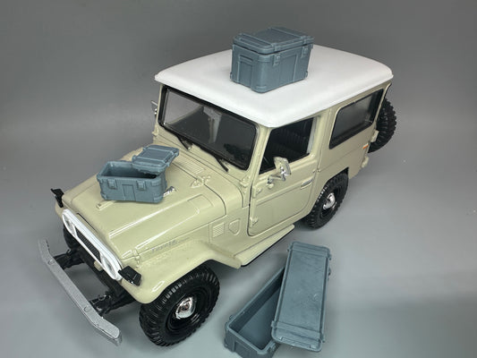 1:24 Scale Overlanding Travel Crates (Opening/Closing) Unpainted Resin