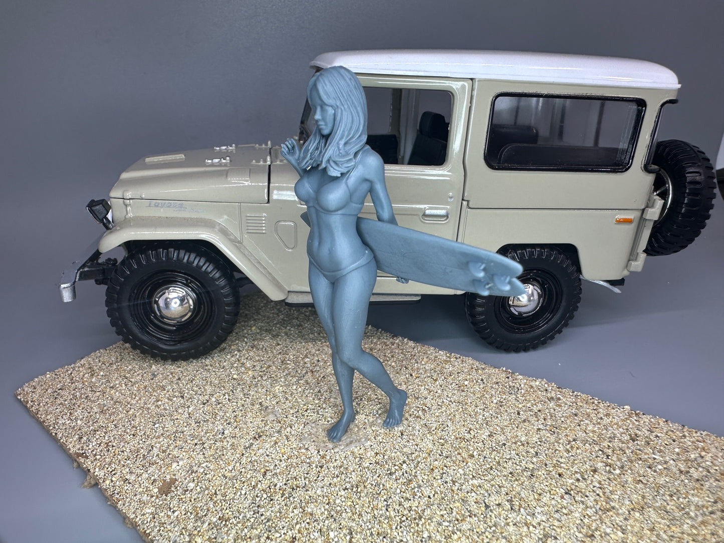 1:24 Scale Sexy Surfer Girl Resin Figure Unpainted