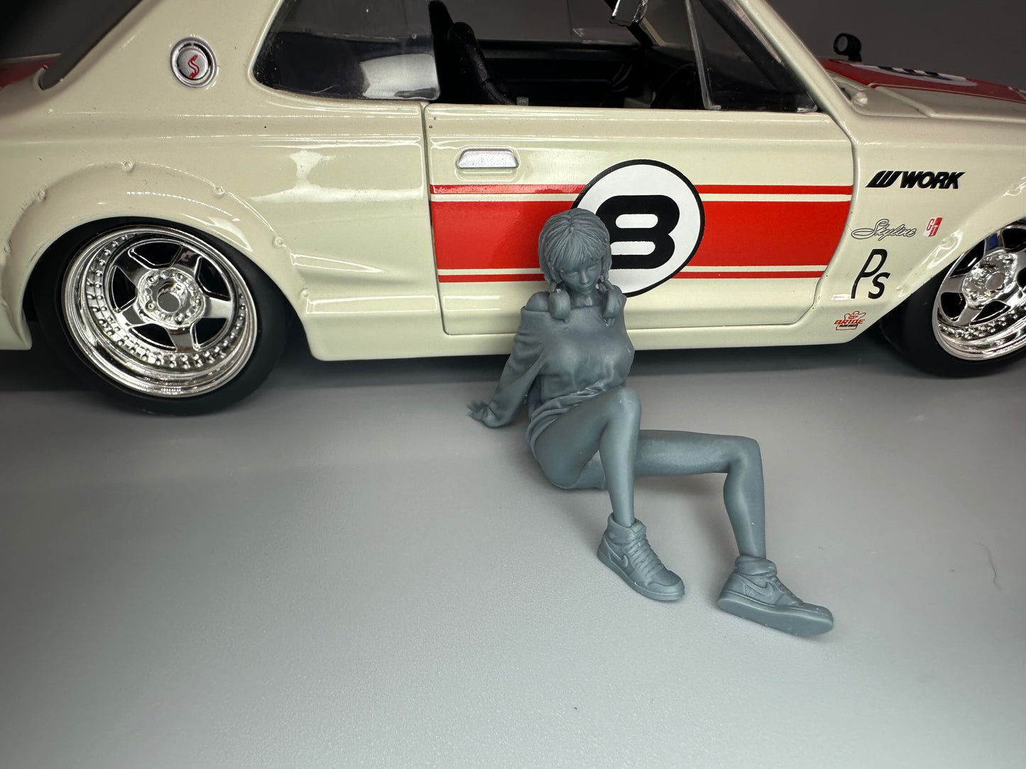 1:24 Scale Sexy Girl Sitting Resin Figure Unpainted