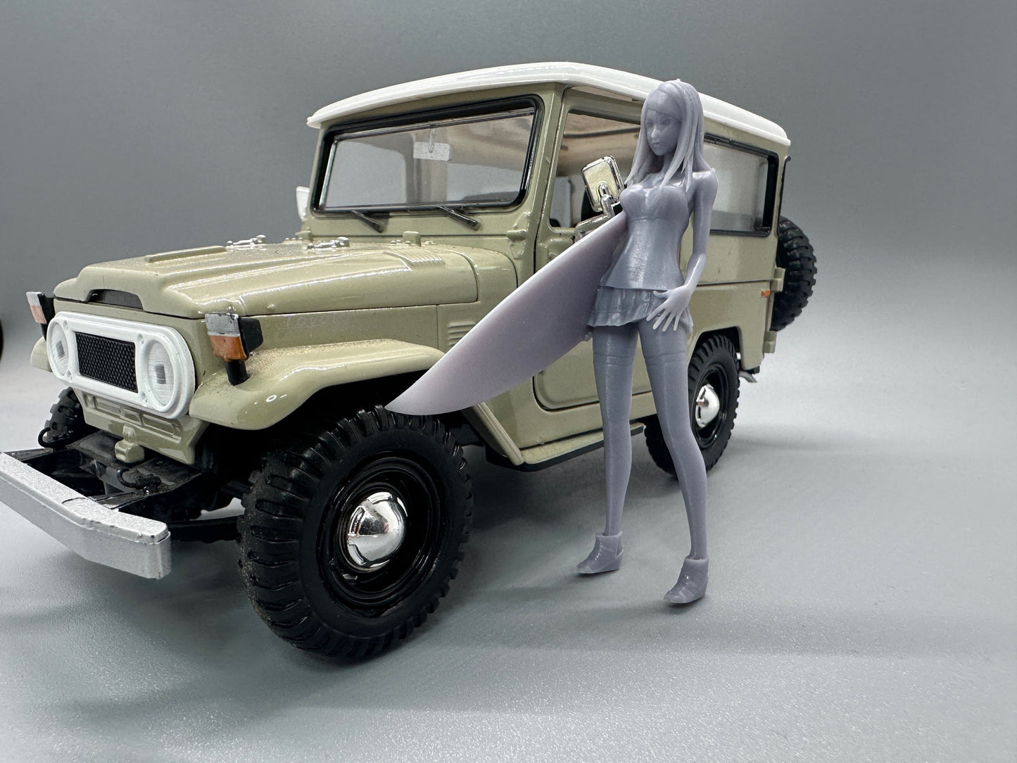 1:24 Scale Surfer Girl Resin Figure Unpainted