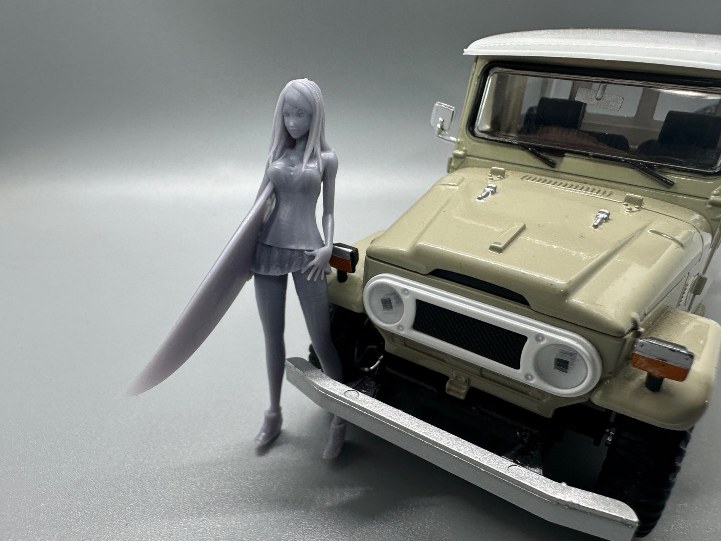 1:24 Scale Surfer Girl Resin Figure Unpainted