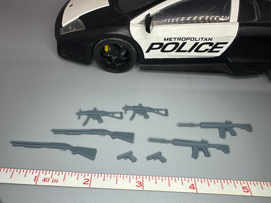 1:24 Scale Resin Lot of 8 Guns (2 Shotguns, 2 Sub Machine, 2 Glocks, 2 Rifles)