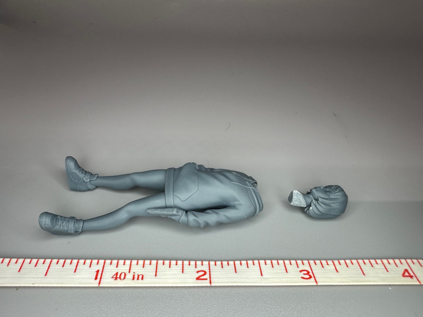 1:24 Scale Girl with a Gun Resin Figure Unpainted