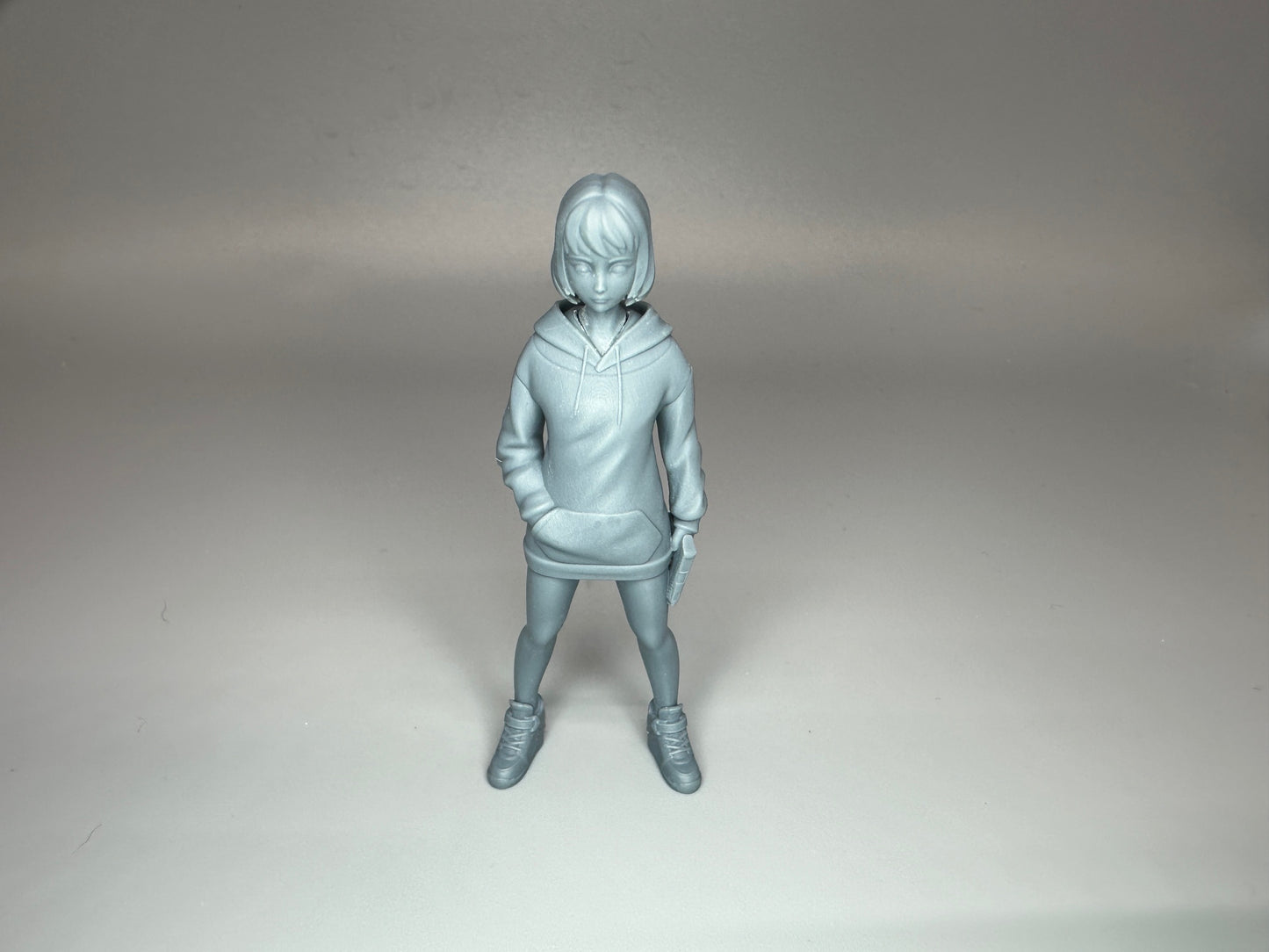 1:24 Scale Girl with a Gun Resin Figure Unpainted