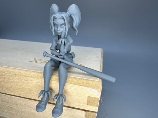 1:24 Scale Harley Quinn Sitting with Baseball Bat Resin