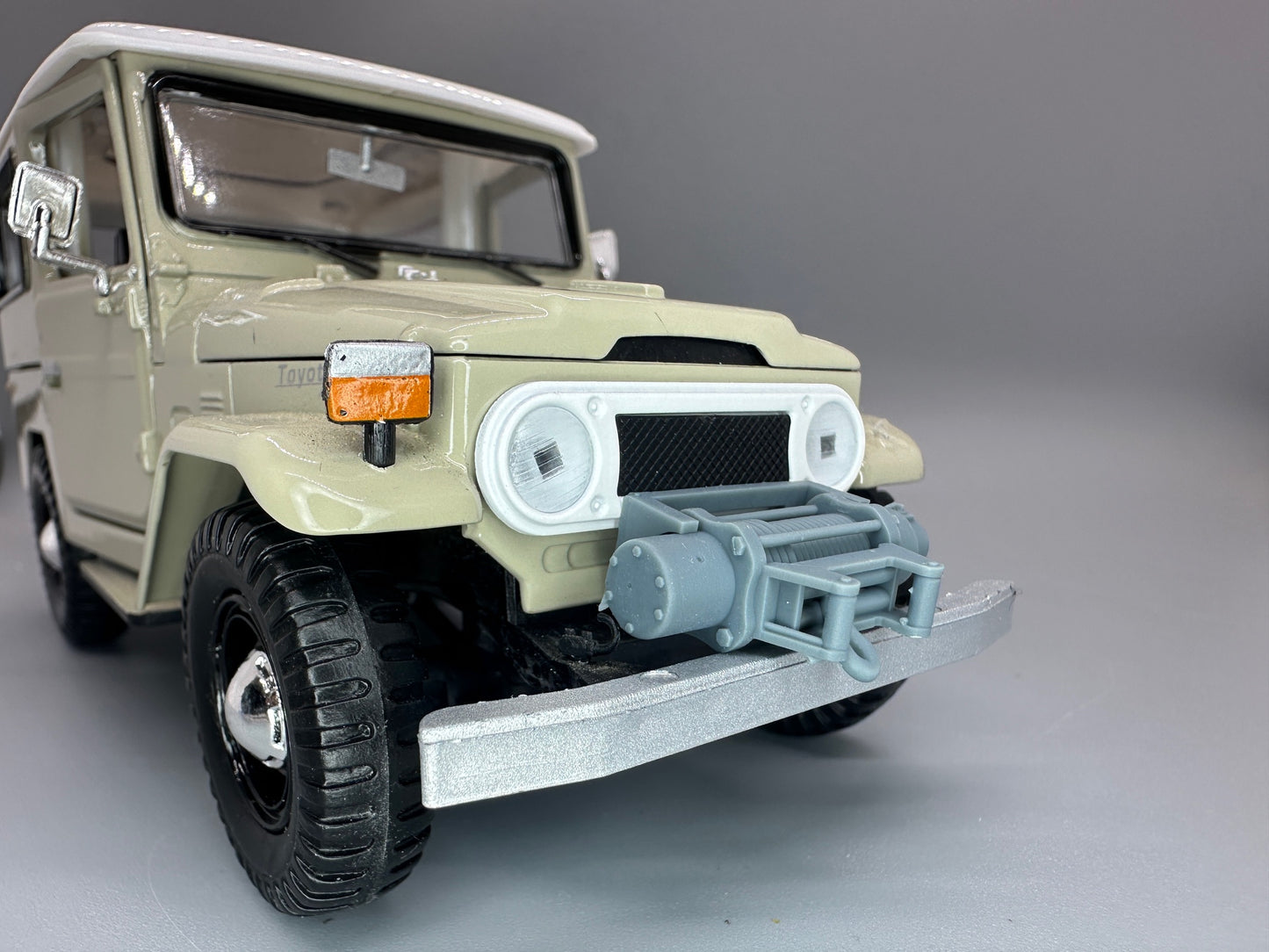 1:24 Scale 4x4 Overlanding Winch