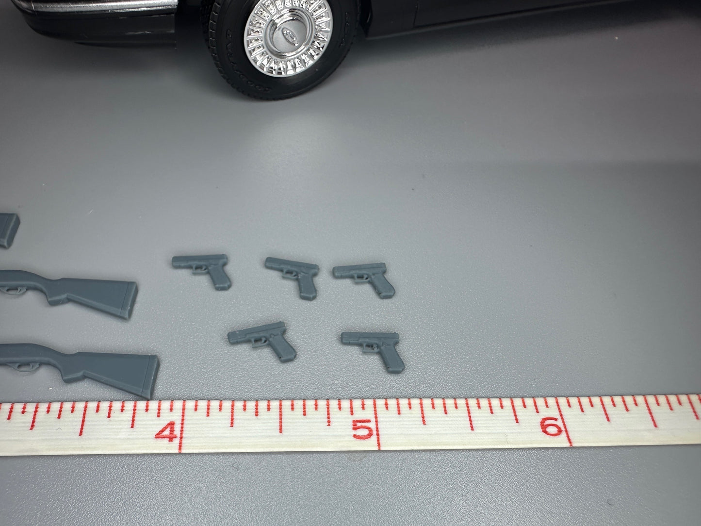 1:24 Scale Resin Lot of 5 Shotguns and 5 Glocks Unpainted